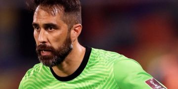 Claudio Bravo dio luz verde a oportunidad para Villanueva y abrió la puerta a futuro en Colo Colo
