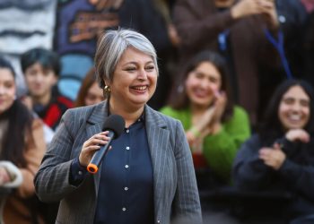 El traspié de Jara en torno a nacionalización del cobre y el litio le pasó la cuenta