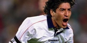 Iván Zamorano se lució en el Bernabéu y comparó su estilo con Lewandowski