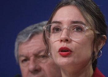 Camila Vallejo acusó intento de «silenciar al Gobierno» y niega falta de prescindencia