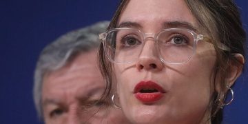 Camila Vallejo acusó intento de «silenciar al Gobierno» y niega falta de prescindencia