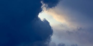 Primavera comienza con calor extremo, nubosidad y lluvias en Chile