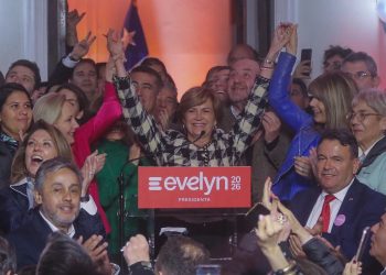 Matthei relanzó su campaña anclada desde el piñerismo