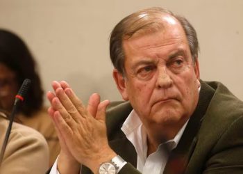 Directorio de TVN entró al ruedo político y respaldó labor de Francisco Vidal tras renuncia