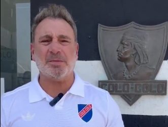Barticciotto vuelve a emocionarse con la música en documental del centenario de Colo Colo
