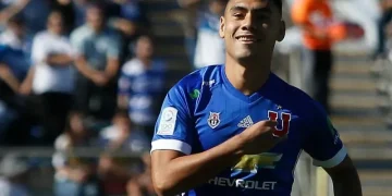Está difícil: Este es el sueldo que percibe estrella azul que la U busca repatriar