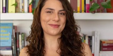 Astróloga Consuelo Ulloa anuncia ganadora de la presidencial y advierte caos para Chile