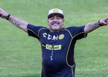 El Ferrari negro de Maradona llega a Chile: el mítico Testarossa que Jorge Yarur rescató para su santuario del “10”