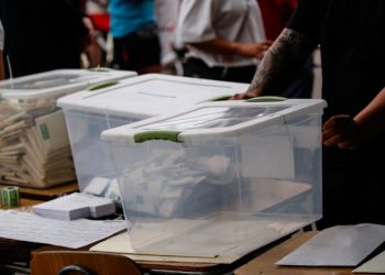 Hombre con orden por presunta desgracia reaparece tras dos décadas