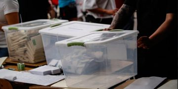 Hombre con orden por presunta desgracia reaparece tras dos décadas