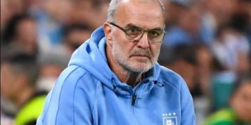 Bielsa convoca conferencia urgente en Uruguay en medio de tensión por su continuidad