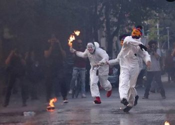 Violento ataque en el INBA: “overoles blancos” agreden a profesor con martillo y son sorprendidos con bombas molotov