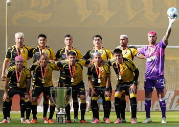 Campeón del fútbol chileno desechó a este histórico albo para 2026