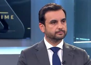 Ministro Gajardo admitió existencia de osamentas sin periciar en el SML