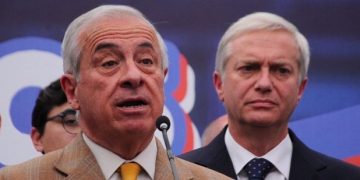 “Inmigrantes aportan, pero no hay que ignorar el problema”: la postura poco ortodoxa de Jaime Mañalich sacude a su propio sector