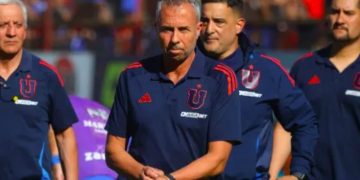 La U enfrenta semana decisiva: reunión con Gustavo Álvarez definirá su continuidad para 2026