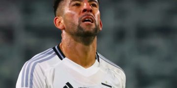 Mauricio Isla reacciona como pocos en Chile: borrón total y repliegue tras salida de Colo-Colo en medio de furia alba