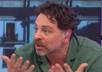 Neme y el espejismo de la izquierda: cómo un periodista gay se convirtió en diana cruzada tras cuestionar la euforia por Kast