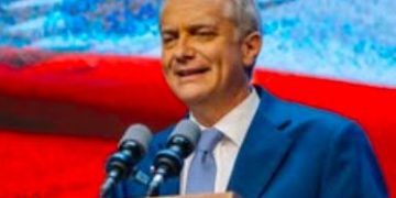 Kast endurece discurso y lanza advertencia por “amarres” en el Estado: tensión por norma de despidos escala en campaña