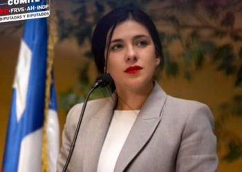 Karol Cariola bajo la lupa: filtración de mensajes borrados y búsquedas sobre “cómo borrar un Mac” agitan investigación por tráfico de influencias