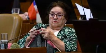 “Yo me hubiera muerto con él”: Dra Cordero sacude el duelo por Piñera y desata polémica por sus dichos sobre los tripulantes sobrevivientes