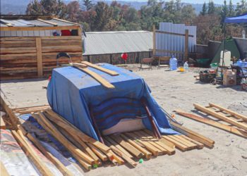 Casas donadas por influencers tras incendios podrían convertirse en nueva trampa mortal para damnificados