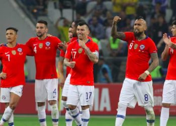 Crisis total para Mauricio Isla: histórico de la Generación Dorada queda sin club y nadie lo quiere fichar