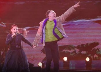 Aparición de José Antonio Neme en el show de Gloria Estefan desata oleada de críticas: ¿figura mediática o distracción innecesaria?