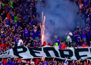 Universidad de Chile se juega el futuro deportivo: la violencia de sus hinchas complica al club antes del Superclásico