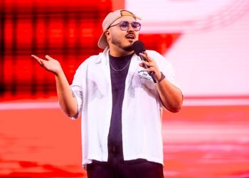 Esteban Düch desafía la censura y mete picante político en su rutina de Viña 2026 con chiste sobre Kast