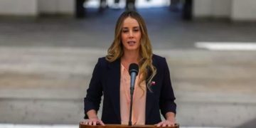 Vocera Mara Sedini evade a la prensa por polémica de “Estado en quiebra” y agudiza crisis comunicacional