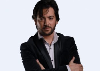 Tarotista que “acertó” triunfo de Kast lanza inquietante advertencia: ahora ve un escenario mucho más oscuro