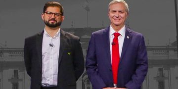 Reflotan tuit de Kast contra Boric por “leer” en La Moneda y desata acusaciones de doble estándar tras polémico almuerzo