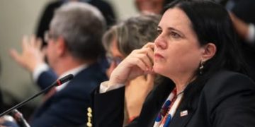El jaque de la Contraloría a Kast:  Continuidad de Steinert pende de un hilo