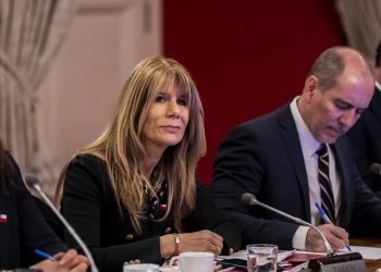 Gobierno busca frenar nueva alza de la luz: proyecto pretende congelar cobros y ordenar millonaria deuda eléctrica