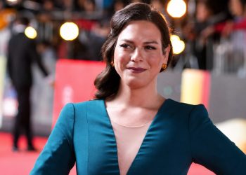 Daniela Vega sorprende con radical cambio de imagen y desata una ola de elogios en redes sociales