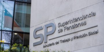 ¿Pensando en cambiarte de AFP?: Las preguntas que debes responder antes de tomar una decisión que impactará tu futura pensión
