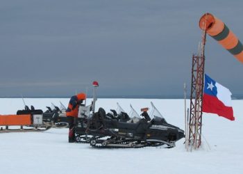 Ejército levanta refugio bajo la nieve en la Antártica: la obra extrema para sobrevivir a tormentas y fallas en ruta
