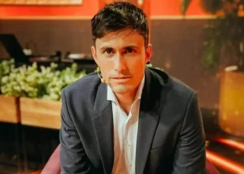 Roberto Cox cerró la teleserie con joven sueca: “No supe más nada de ella”