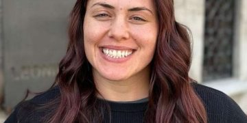 Nueva polémica golpea a Natalia Duco: revelan el rol de un asesor apodado “el chamán” en plena crisis por BTS