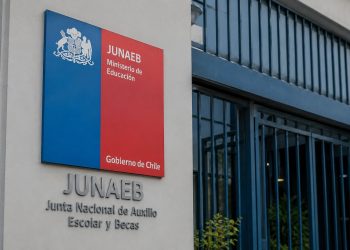 allaan congreso por irregularidades Junaeb
