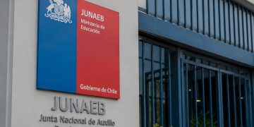 allaan congreso por irregularidades Junaeb