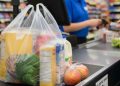 ¿Vuelven las bolsas plásticas a los supermercados? Gobierno aclara el proyecto y descarta un retroceso ambiental