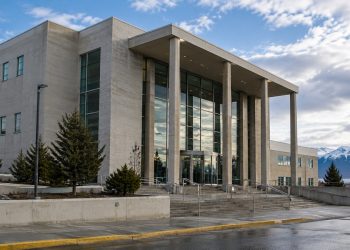 Punta Arenas: absuelven a extranjero acusado de violar a una menor de 14 años y Fiscalía anuncia recurso